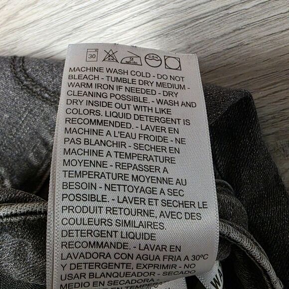 Levi's 721 High Rise Skinny Vintage Wash Black Jeans Size 28 - Picture 6 of 10